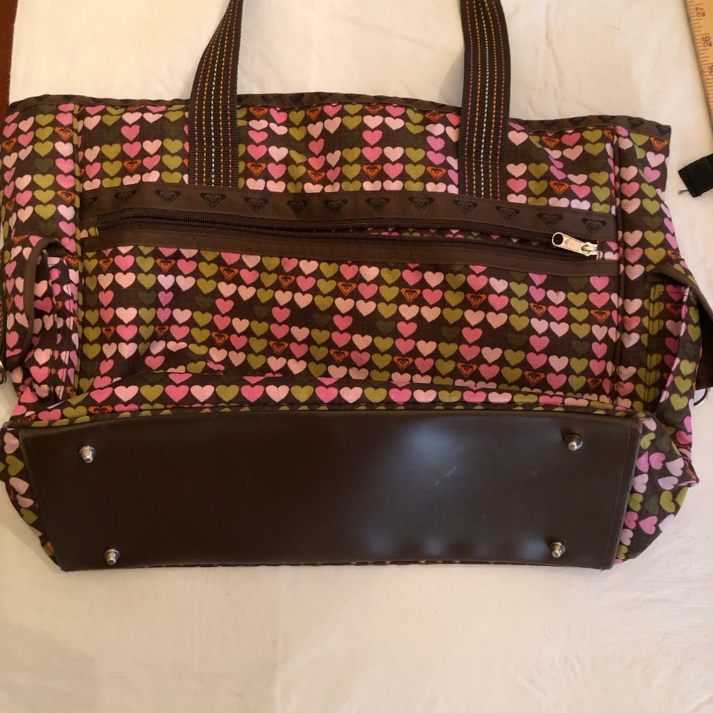 Roxy overnight weekend Heart Patterned Tote Bag - Pink and Brown - Picture 2 of 9